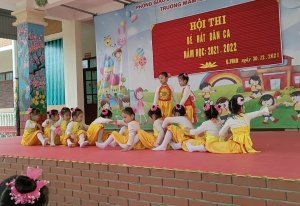 Hội thi Bé hát dân ca cấp Trường của trường MN Quảng Vinh năm học 2021-2022